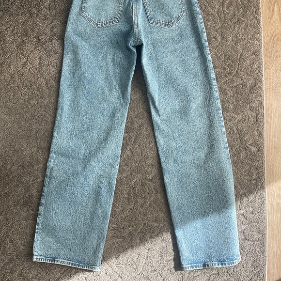 Abercrombie Curve Love High Rise 90s Relaxed Jean - Picture 6 of 9